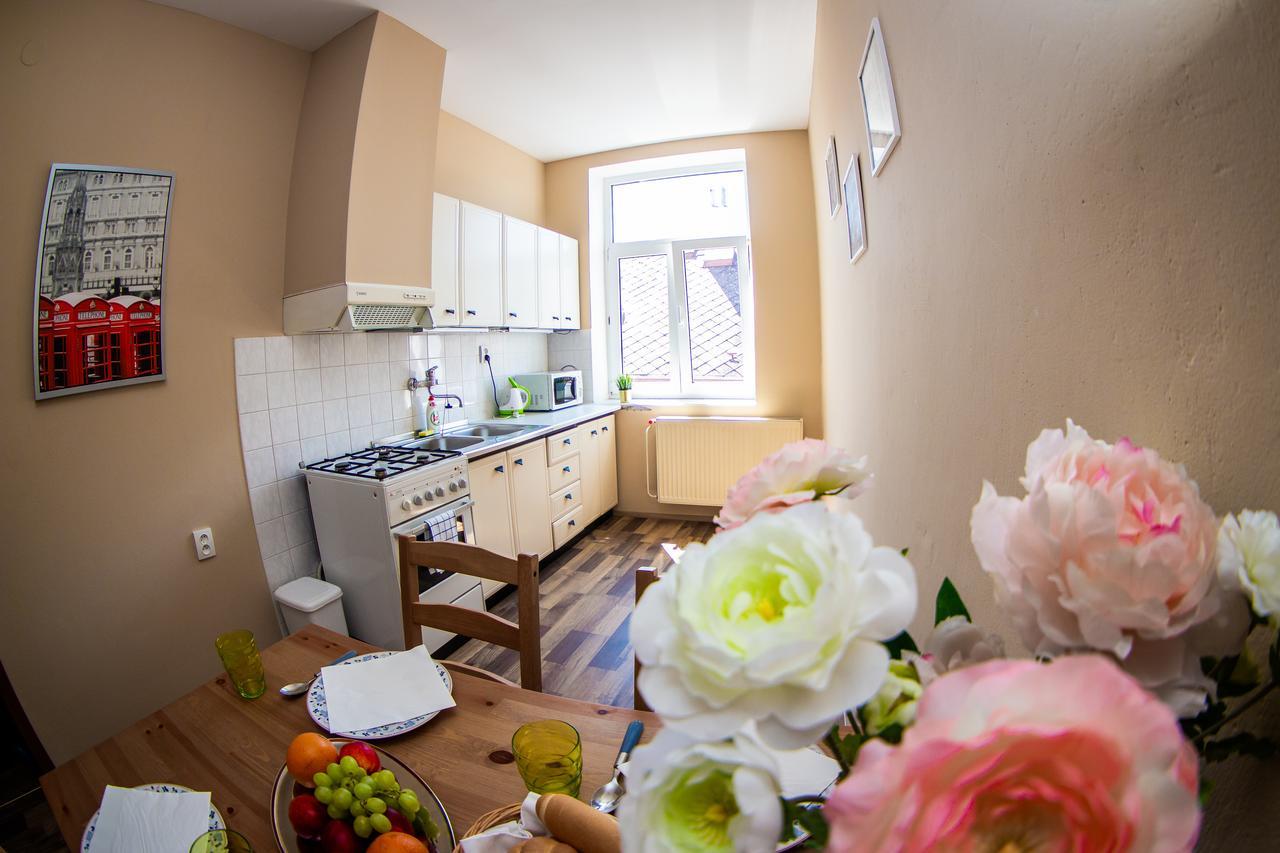 Apartman U Krale Komenskeho Jicin Bagian luar foto