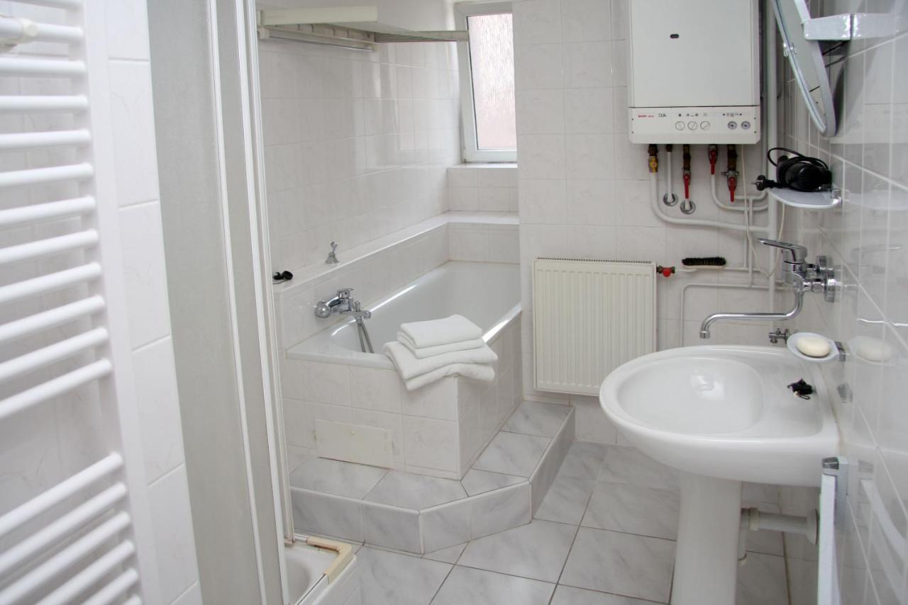 Apartman U Krale Komenskeho Jicin Bagian luar foto
